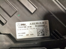 Laden Sie das Bild in den Galerie-Viewer, Frontscheinwerfer Mercedes-Benz Sprinter A9109060500 Links Headlight