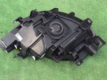 Laden Sie das Bild in den Galerie-Viewer, Frontscheinwerfer VW I 10B941036B Rechts Scheinwerfer Headlight SCH5409840496zv