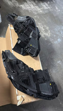 Load image into Gallery viewer, Frontscheinwerfer Kia Ev6 Ein Satz Scheinwerfer Headlight SCH7558726401xa