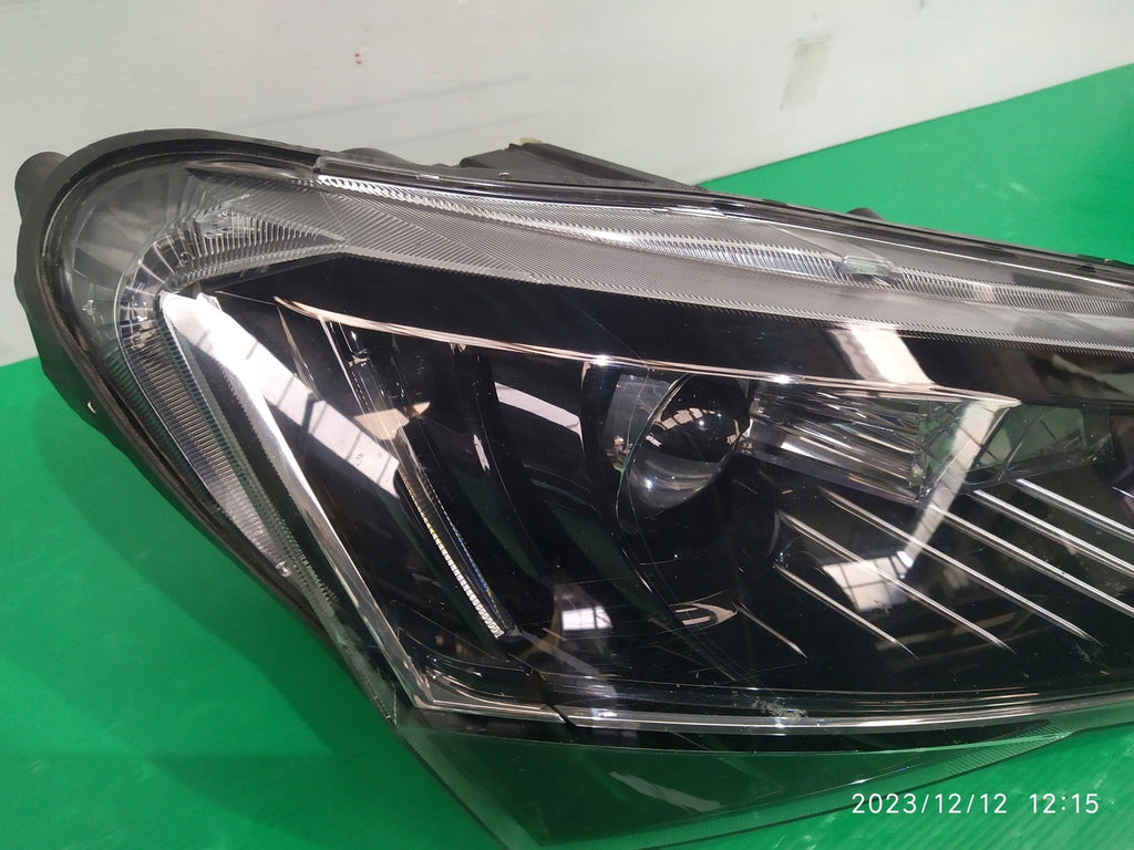 Frontscheinwerfer Skoda Superb III 3V1941016A Bi-Xenon Rechts Headlight