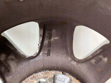 Laden Sie das Bild in den Galerie-Viewer, 1x Alufelge 16 Zoll 5x120 7H0601025E VW Multivan Rim Wheel FEL4695721139ry