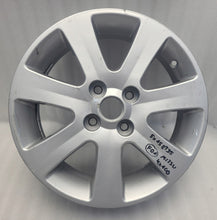 Laden Sie das Bild in den Galerie-Viewer, 1x Alufelge 15 Zoll 5.0&quot; 4x100 35ET 4250C006 Mitsubishi Space Star Rim Wheel