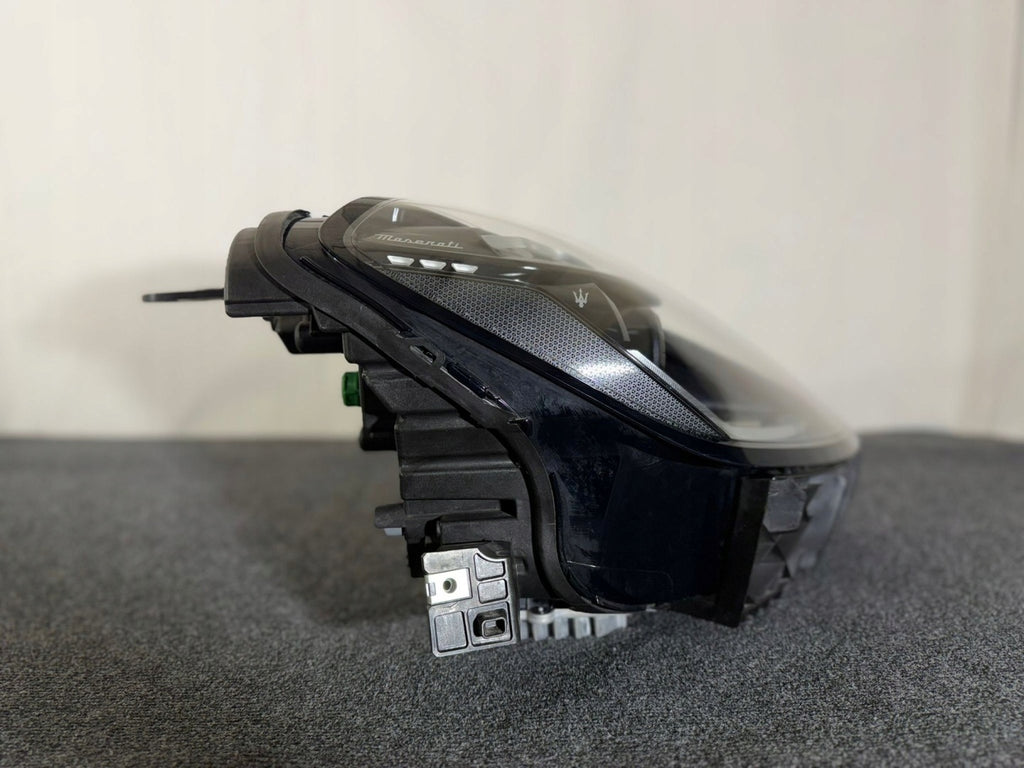 Frontscheinwerfer Maserati I 06702930730 LED Rechts Scheinwerfer Headlight SCH7755953363yt