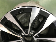 Laden Sie das Bild in den Galerie-Viewer, 1x Alufelge 17 Zoll 8.0" 5x112 49 5ET Glanz Schwarz A2064016100 Mercedes-Benz FEL2252822712kr