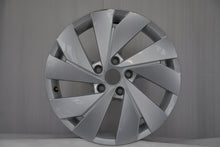 Load image into Gallery viewer, 1x Alufelge 17 Zoll 6.5" 5x112 46ET Glanz Silber 5H0601025B VW Golf Viii FEL7270949948kw
