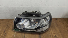 Laden Sie das Bild in den Galerie-Viewer, Frontscheinwerfer Land Rover Freelander 2 L359 DH5213W030DB Links Headlight SCH1068122474on