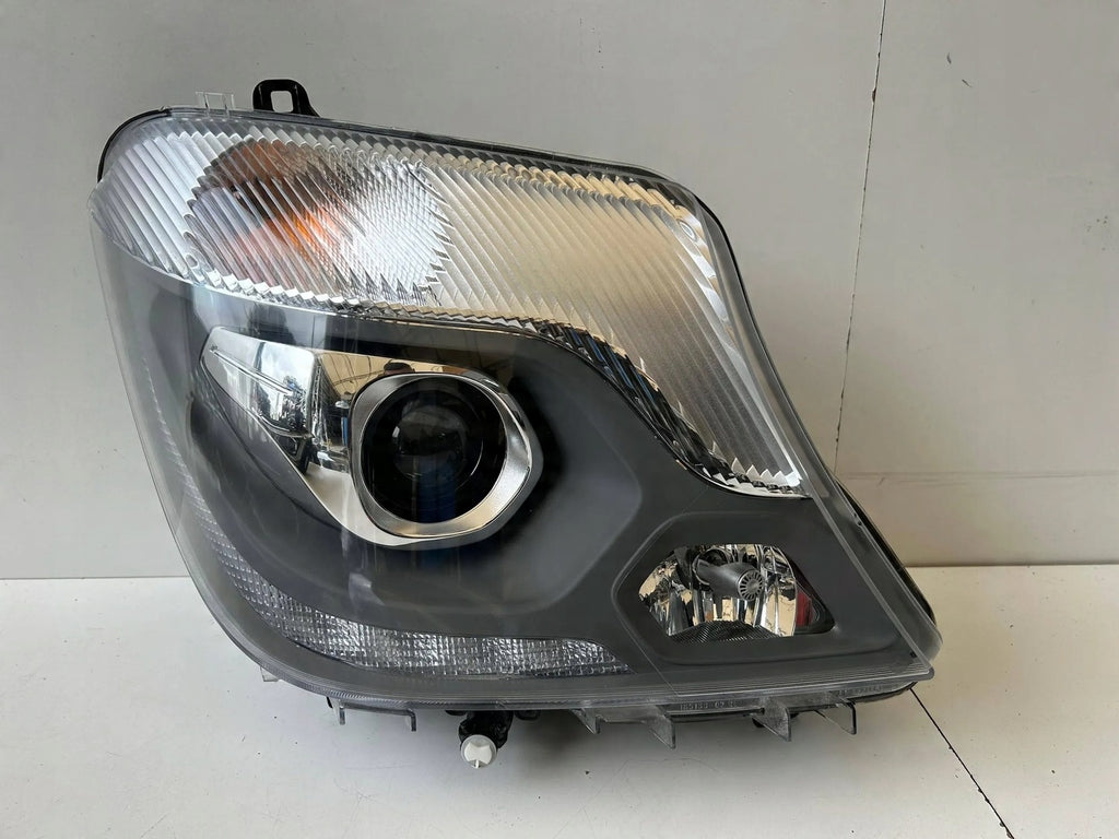 Frontscheinwerfer Mercedes-Benz Sprinter 906 9068203261 Rechts Headlight