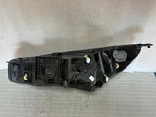 Laden Sie das Bild in den Galerie-Viewer, Frontscheinwerfer Ford Focus NX7B-13E014-C Full LED Rechts Headlight SCH3135912583ta