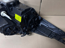 Laden Sie das Bild in den Galerie-Viewer, Frontscheinwerfer Hyundai I I40 92101-3Z031 Xenon Links Scheinwerfer Headlight SCH6999111603fr