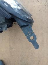 Laden Sie das Bild in den Galerie-Viewer, Frontscheinwerfer Peugeot Expert Traveller 16-LUB Xenon Rechts oder Links SCH4072936202pk
