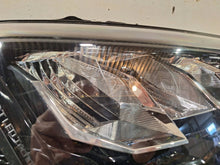 Laden Sie das Bild in den Galerie-Viewer, Frontscheinwerfer Peugeot 2008 208 II S25062279 9833036180 LED Rechts Headlight