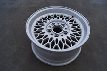 Load image into Gallery viewer, 1x Alufelge 15 Zoll 7.0&quot; 5x120 19ET Silber 1180991 BMW E32 E34 Rim Wheel