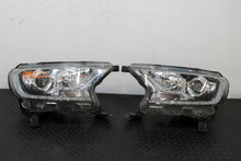 Laden Sie das Bild in den Galerie-Viewer, Frontscheinwerfer Ford Ranger JB3B-13D154 JB3B-13D155 LED Ein Satz Headlight SCH1460545031kx