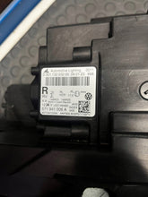 Load image into Gallery viewer, Frontscheinwerfer VW Tiguan 030113223200 571941005A 571941006A Ein Satz