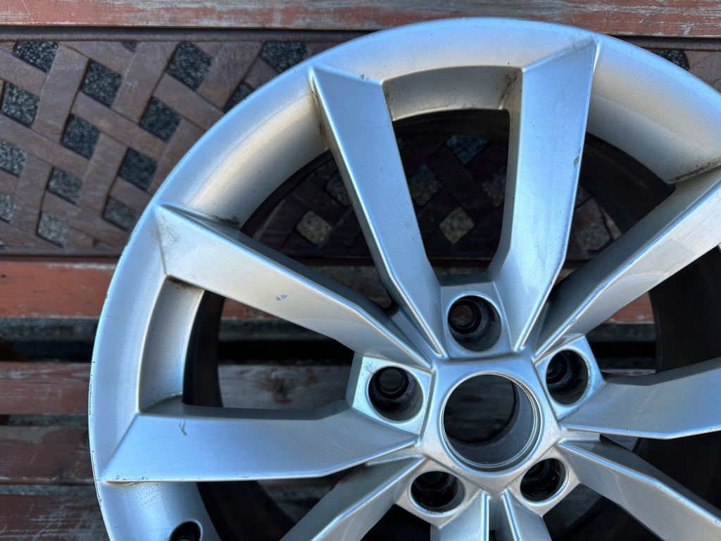 1x Alufelge 17 Zoll 7.0" 5x112 45ET 5L0601025K Skoda Yeti Rim Wheel