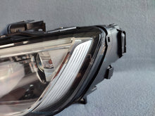 Laden Sie das Bild in den Galerie-Viewer, Frontscheinwerfer Audi A3 8V0941005E 94104556 Xenon Links Scheinwerfer Headlight