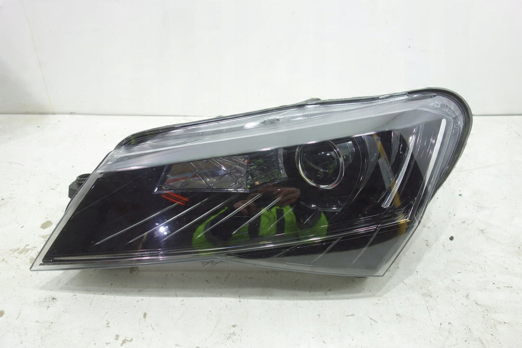 Frontscheinwerfer Skoda Superb III 3V1941015A Xenon Links Scheinwerfer Headlight