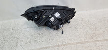 Laden Sie das Bild in den Galerie-Viewer, Frontscheinwerfer Mercedes-Benz W206 2609067103 Links Scheinwerfer Headlight SCH6278706457bg