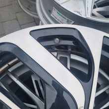 Load image into Gallery viewer, 1x Alufelge 19 Zoll 5.5" 5x112 53ET Glanz 6856895 BMW I3 Rim Wheel FEL7298662029se