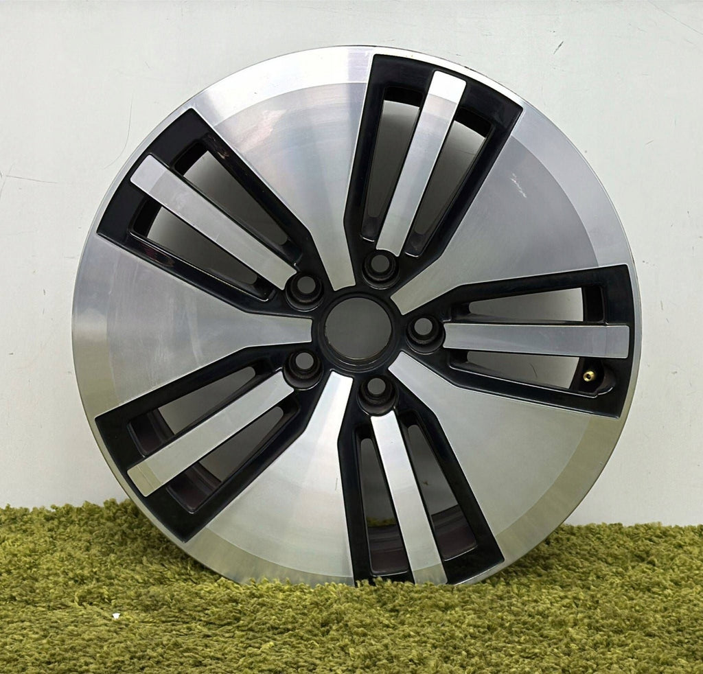 1x Alufelge 17 Zoll 7.0" 5x112 40ET Silber 3G0601025AM VW Passat B8 Rim Wheel FEL7934619012gh