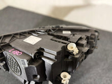 Laden Sie das Bild in den Galerie-Viewer, Frontscheinwerfer Mercedes-Benz Cla A1189062601 Rechts Scheinwerfer Headlight SCH4544989691hr