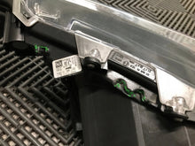 Laden Sie das Bild in den Galerie-Viewer, Frontscheinwerfer Toyota Corolla 81110-02S60 LED Rechts Scheinwerfer Headlight SCH8445428413ui