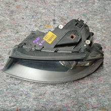 Laden Sie das Bild in den Galerie-Viewer, Frontscheinwerfer Audi A3 8P0941003A 0301206201 FALSE Scheinwerfer Headlight SCH2501804597rr