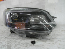 Laden Sie das Bild in den Galerie-Viewer, Frontscheinwerfer Opel Vivaro Zafira Life 00218274-01 Xenon Rechts Headlight