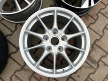 Laden Sie das Bild in den Galerie-Viewer, 1x Alufelge 17 Zoll 9.0" 5x130 99636212802 Porsche 996 Rim Wheel FEL8155944708uc