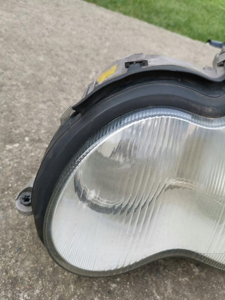 Frontscheinwerfer Mercedes-Benz W203 2038201161 Xenon Links Headlight SCH4667059334et