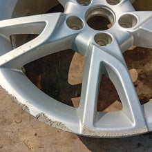 Load image into Gallery viewer, 1x Alufelge 17 Zoll 6.5" 5x112 33ET Glanz Silber 8U0071493 Audi Q3 Rim Wheel FEL1606521884lb
