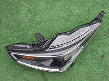 Laden Sie das Bild in den Galerie-Viewer, Frontscheinwerfer Toyota Aygo Links Scheinwerfer Headlight SCH7431340887ty