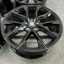 Laden Sie das Bild in den Galerie-Viewer, 4x Alufelge 18 Zoll 7.5" 5x112 51ET Glanz Schwarz 5F0601025AA Seat Leon FEL2413924910qx