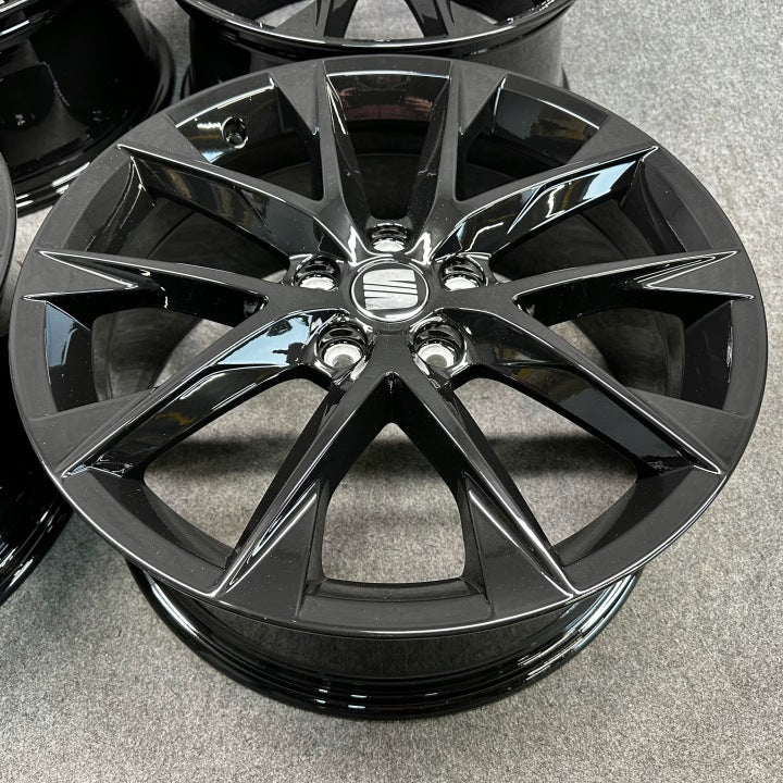 4x Alufelge 18 Zoll 7.5" 5x112 51ET Glanz Schwarz 5F0601025AA Seat Leon FEL2413924910qx