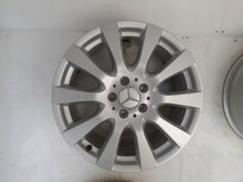 Laden Sie das Bild in den Galerie-Viewer, 4x Alufelge 18 Zoll 8.0" 5x112 67ET Glanz Silber A2514013702 Mercedes-Benz FEL6150378119hw