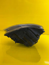 Load image into Gallery viewer, Frontscheinwerfer Audi A4 B7 8E0941003AM Xenon Links Scheinwerfer Headlight