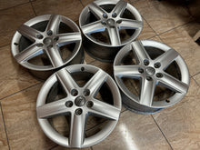 Laden Sie das Bild in den Galerie-Viewer, 4x Alufelge 17 Zoll 7.5" 5x112 56ET Glanz Silber 8P0601025D Audi A3 Rim Wheel FEL9794090086vg