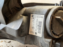 Laden Sie das Bild in den Galerie-Viewer, Frontscheinwerfer Opel Astra J 13371596 Rechts Scheinwerfer Headlight SCH9441465175zc