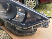 Laden Sie das Bild in den Galerie-Viewer, Frontscheinwerfer Toyota Yaris 81130K0060 Links Scheinwerfer Headlight SCH7450716711fm