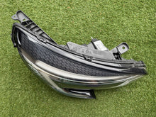 Laden Sie das Bild in den Galerie-Viewer, Frontscheinwerfer Renault Clio I V 260104922R Rechts Scheinwerfer Headlight SCH3566898236ij