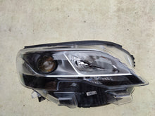 Laden Sie das Bild in den Galerie-Viewer, Frontscheinwerfer Peugeot Expert Traveller 9808235780 00197124-06 Xenon Rechts SCH5842506253yd