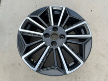 Load image into Gallery viewer, 1x Alufelge 17 Zoll 7.0&quot; 4x100 54ET Schwarz 52910-Q0500 Hyundai I20 Iii