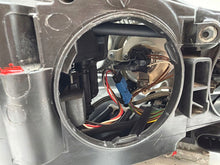 Laden Sie das Bild in den Galerie-Viewer, Frontscheinwerfer Mercedes-Benz W221 A2218260158 1305235873 Links Headlight SCH3824083486ab