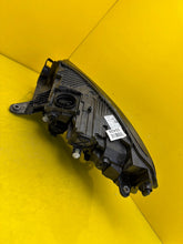 Laden Sie das Bild in den Galerie-Viewer, Frontscheinwerfer Skoda Enyaq IV 5LB941016B Rechts Scheinwerfer Headlight SCH9262095956wb