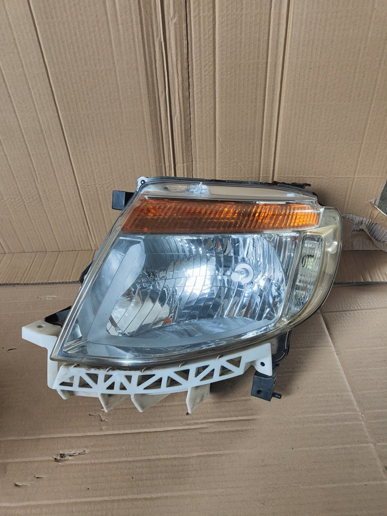 Frontscheinwerfer Ford Ranger Ein Stück (Rechts oder Links) Headlight SCH1433773557kq