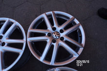 Laden Sie das Bild in den Galerie-Viewer, 4x Alufelge 17 Zoll 7.0" 5x112 54ET 1K0601025AF VW Caddy V Golf VI Touran I FEL1409383922et