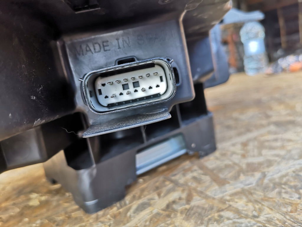 Frontscheinwerfer Ford Kuga LV4B-13E017-AH Links Scheinwerfer Headlight SCH5065969266zr