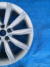 Load image into Gallery viewer, 1x Alufelge 19 Zoll 8.5&quot; 5x112 40ET Glanz Silber 4K0601025G Audi A6 C8 Rim Wheel