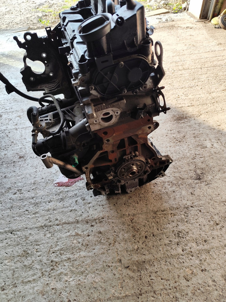 Motor VW Passat B8 DCXA 1.6 TDI 120PS 88kW 310TKm 2015 Diesel Engine Unkomplett