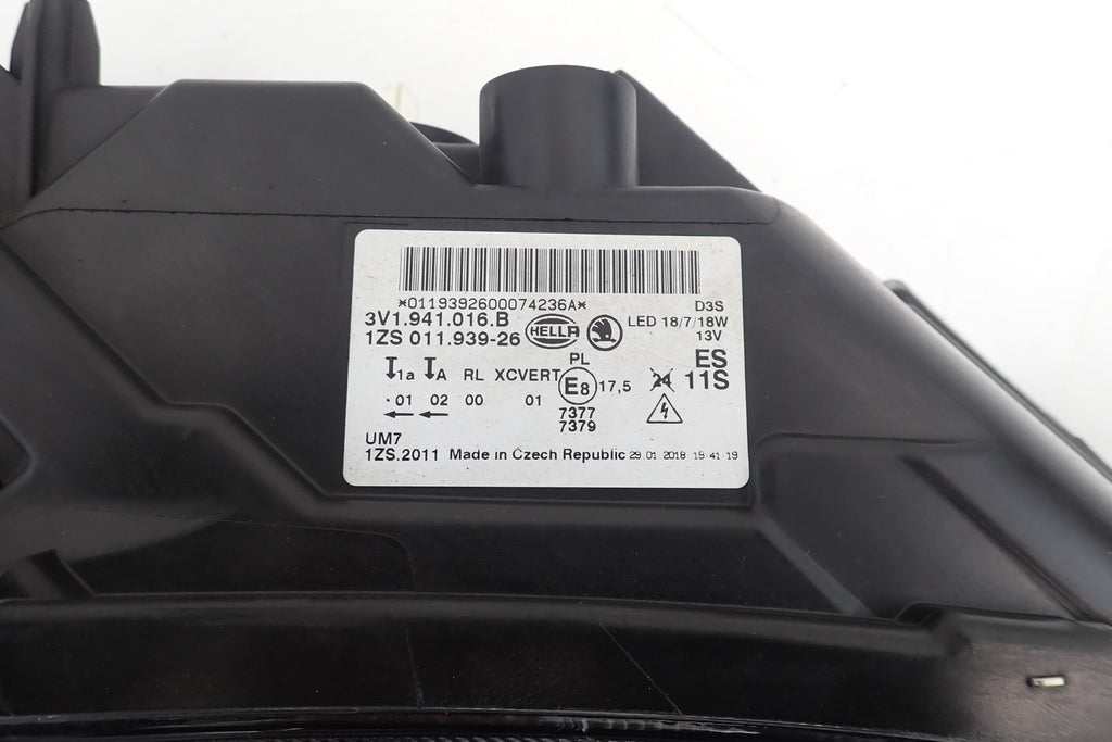 Frontscheinwerfer Skoda Superb III 3V1941016B Xenon Rechts Headlight